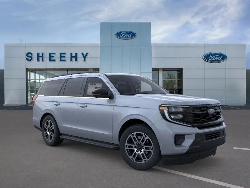 2025 Ford Expedition photo 1
