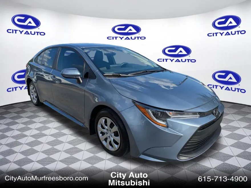 2025 Toyota Corolla LE photo 1
