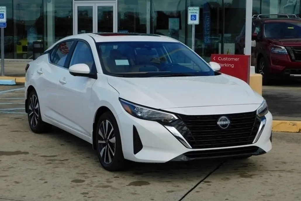 2025 Nissan Sentra SV photo 1