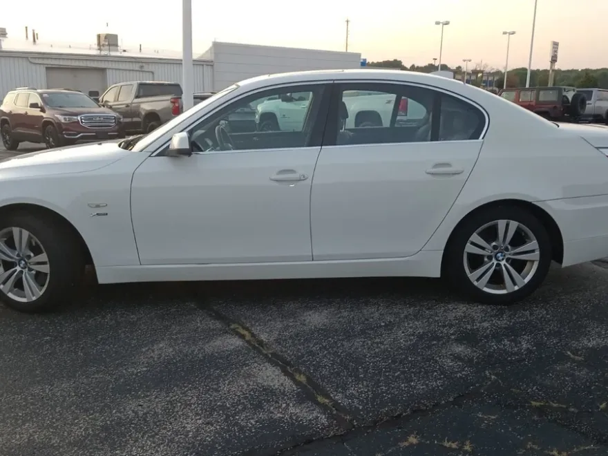 2010 Bmw 528i xDrive photo 1