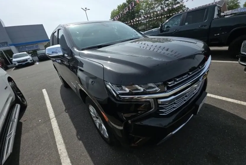 2022 Chevrolet Tahoe Premier photo 1
