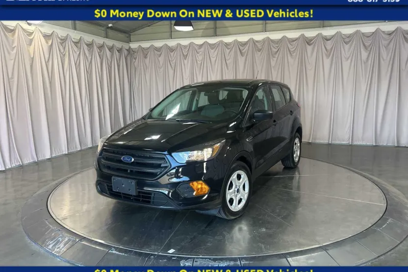 2019 Ford Escape S photo 1
