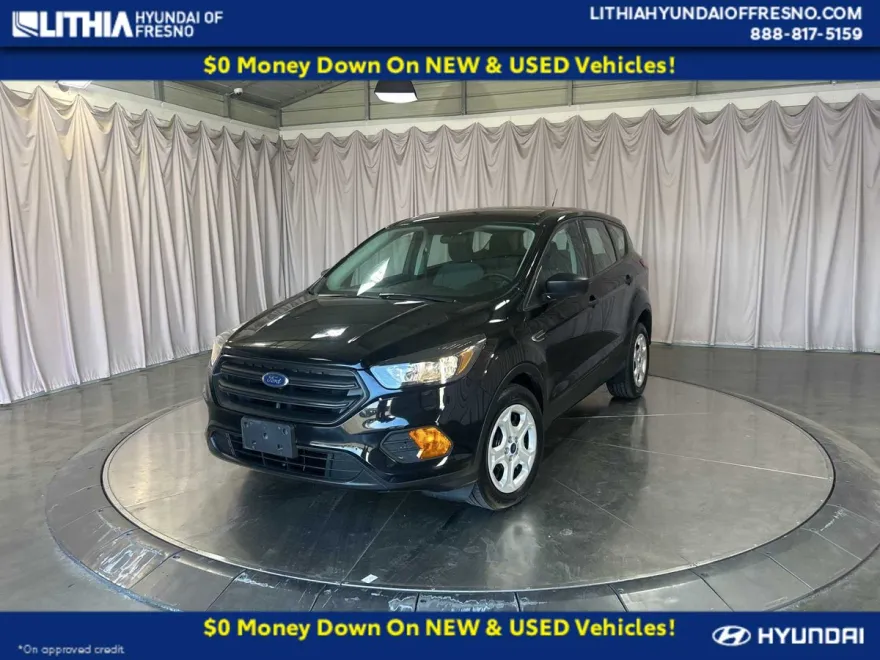 2019 Ford Escape S photo 1