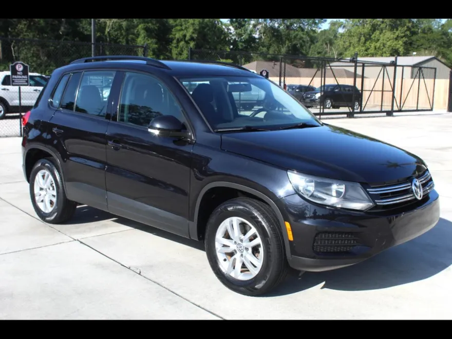 2015 Volkswagen Tiguan S photo 1