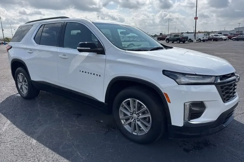 2022 Chevrolet Traverse Cloth photo 1