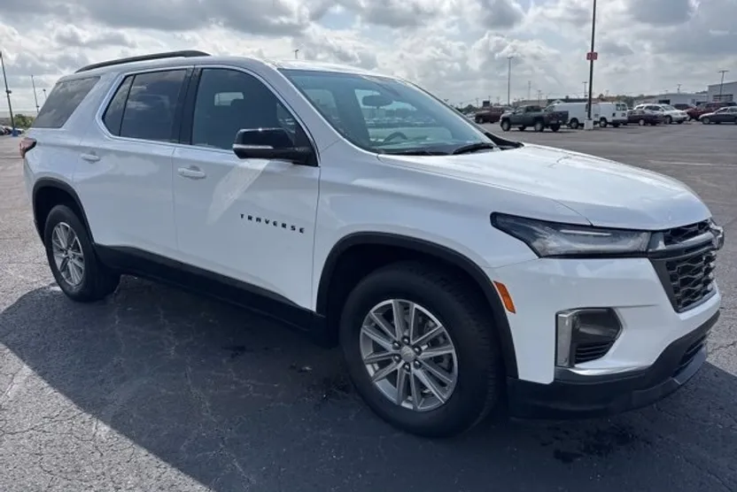 2022 Chevrolet Traverse Cloth photo 1