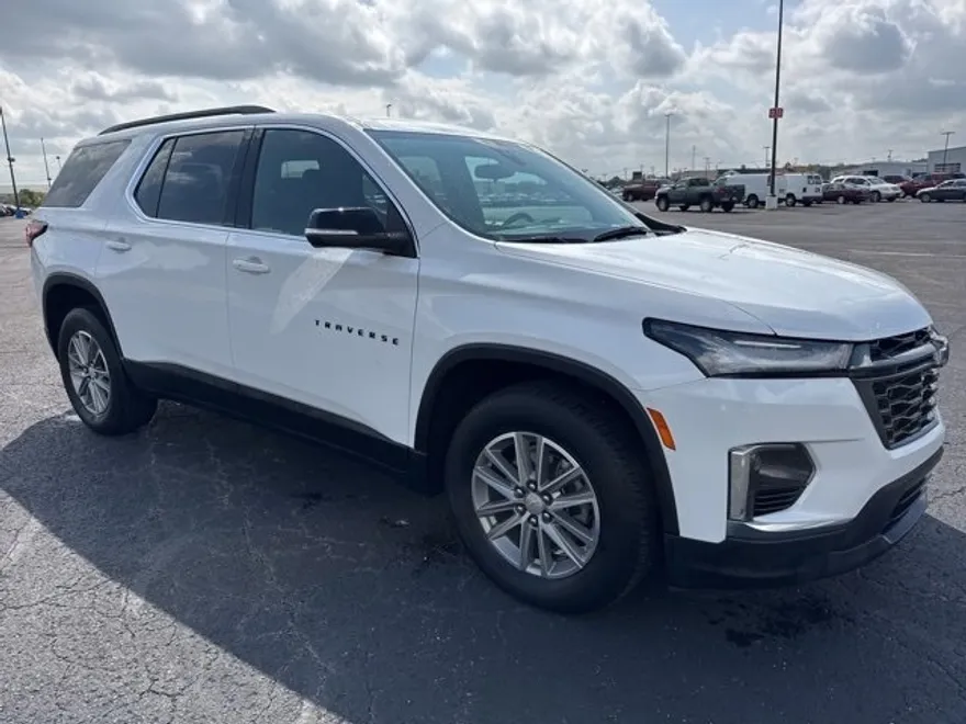 2022 Chevrolet Traverse Cloth photo 1