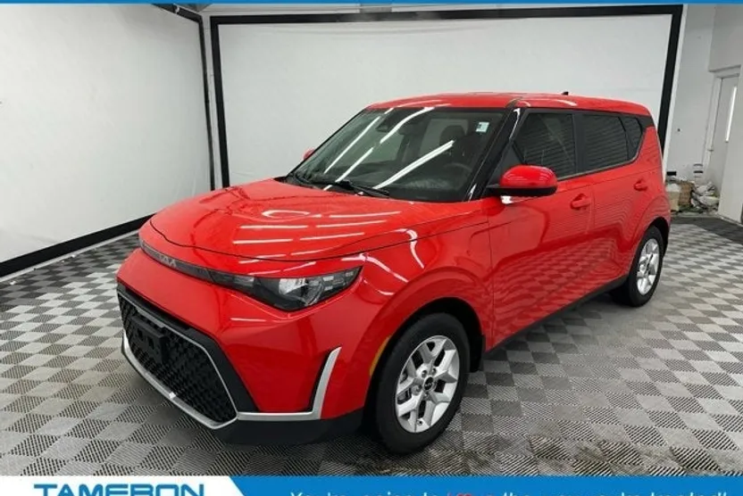 2024 Kia Soul LX S photo 1
