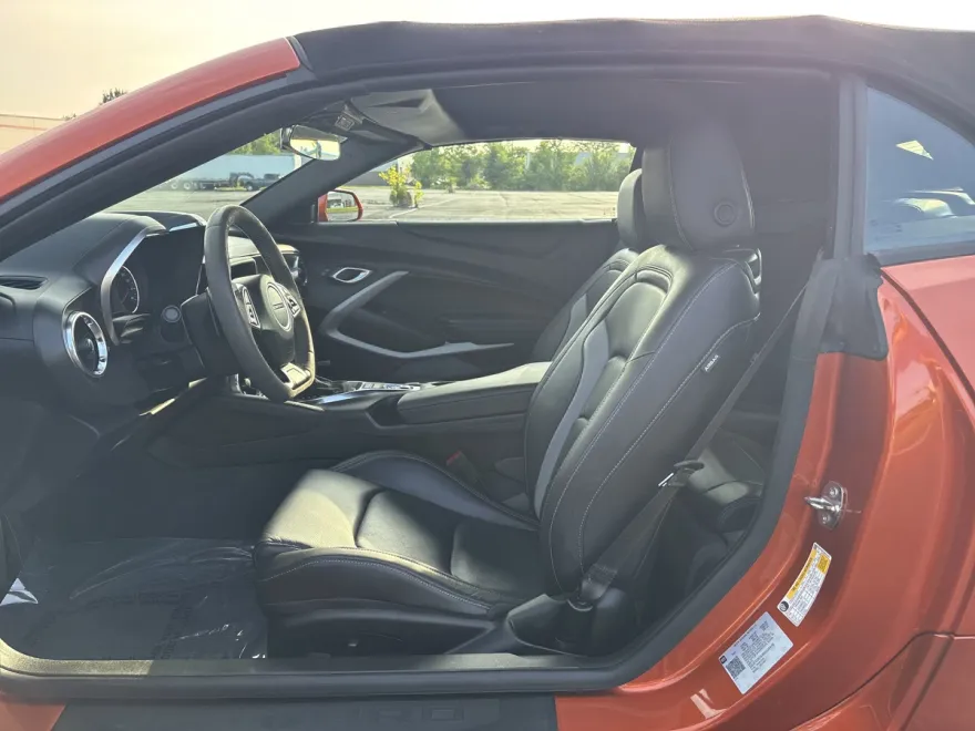 2024 Chevrolet Camaro 2LT photo 1