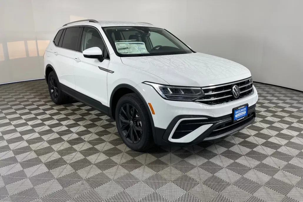 2024 Volkswagen Tiguan SE photo 1