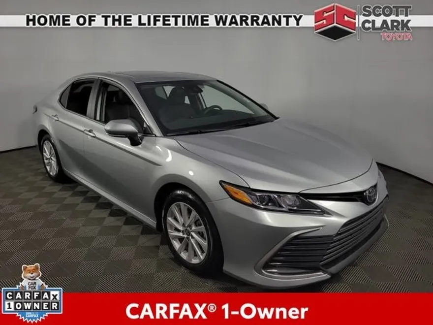 2024 Toyota Camry LE photo 1