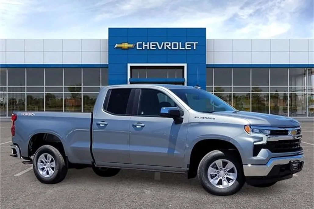 2025 Chevrolet Silverado 1500 LT photo 1