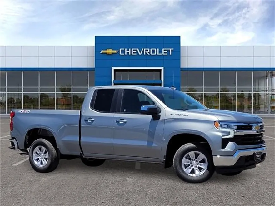 2025 Chevrolet Silverado 1500 LT photo 1