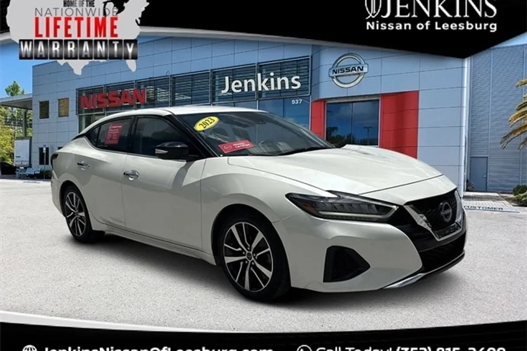 2023 Nissan Maxima SV photo 1