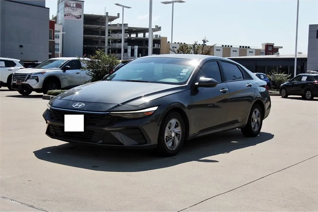 2024 Hyundai Elantra SE photo 1