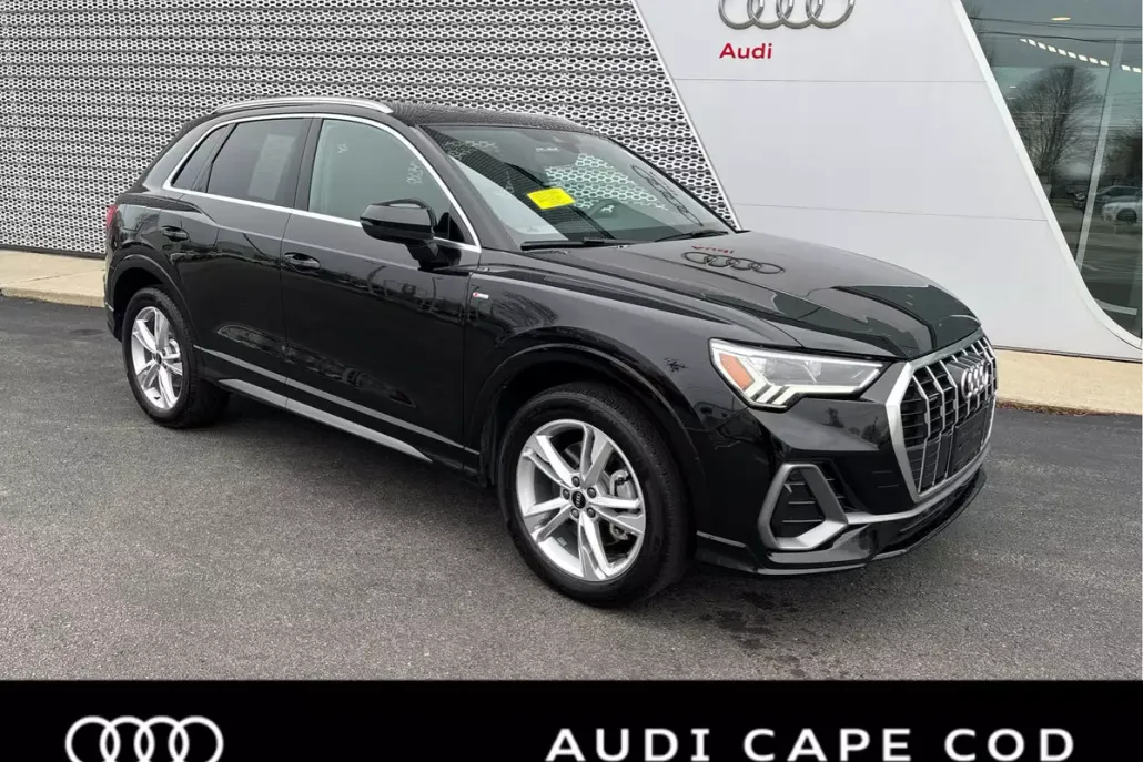 2022 Audi Q3 S line Premium Plus photo 1