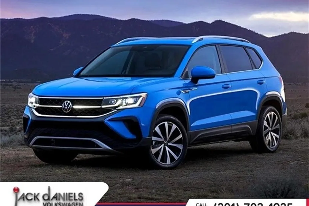 2024 Volkswagen Taos SE photo 1
