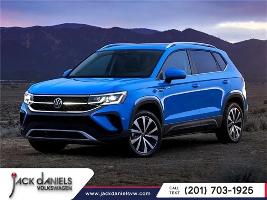 2024 Volkswagen Taos SE photo 1