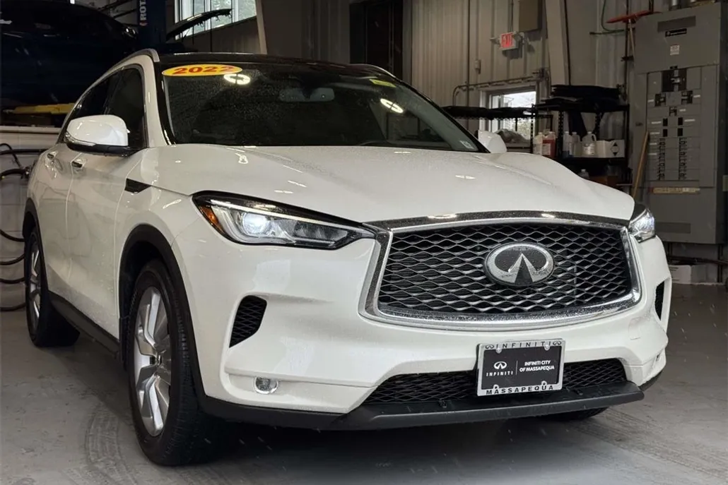 2022 Infiniti QX50 Luxe AWD photo 1