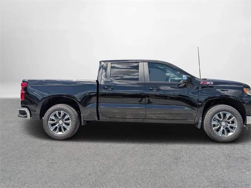 2026 Chevrolet Silverado 1500 LT photo 1