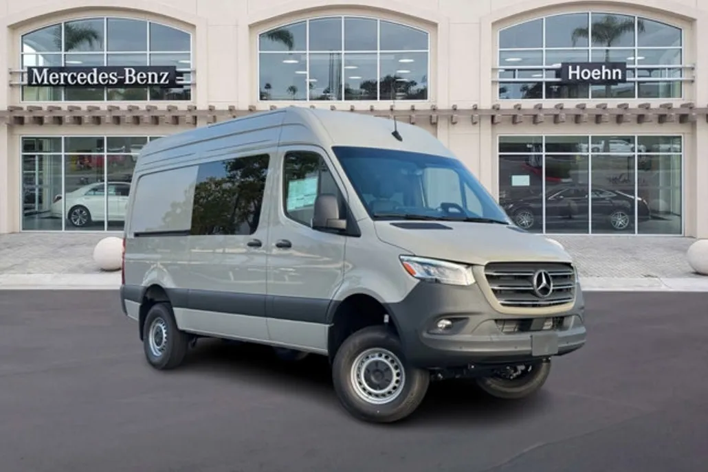 2025 Mercedes Benz Sprinter 2500 photo 1