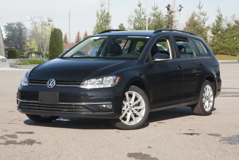 2019 Volkswagen Golf SportWagen SE photo 1