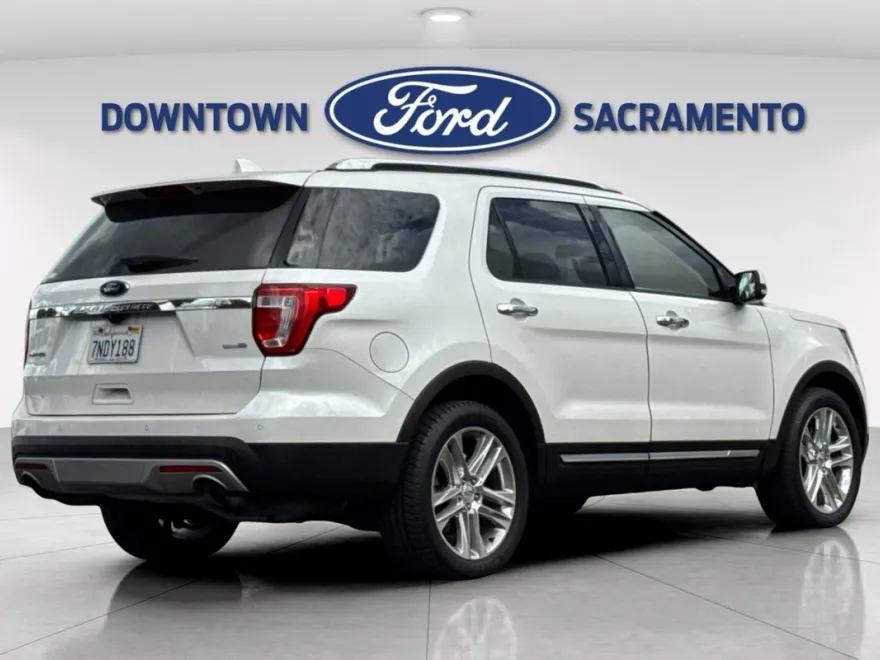 2016 Ford Explorer Limited photo 1