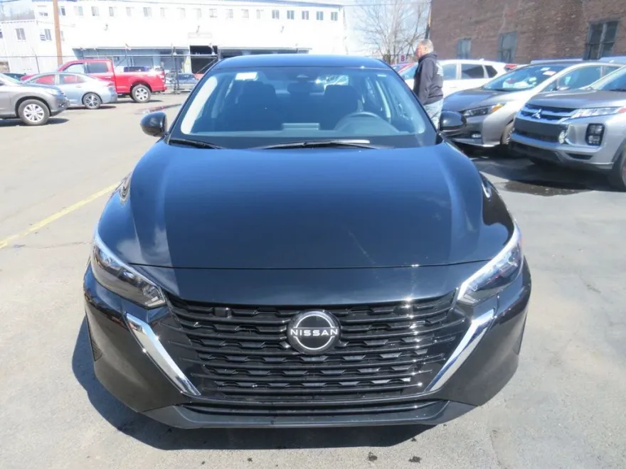 2025 Nissan Sentra photo 2