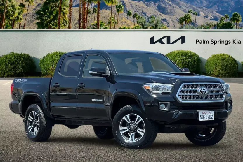 2017 Toyota Tacoma TRD Sport photo 1