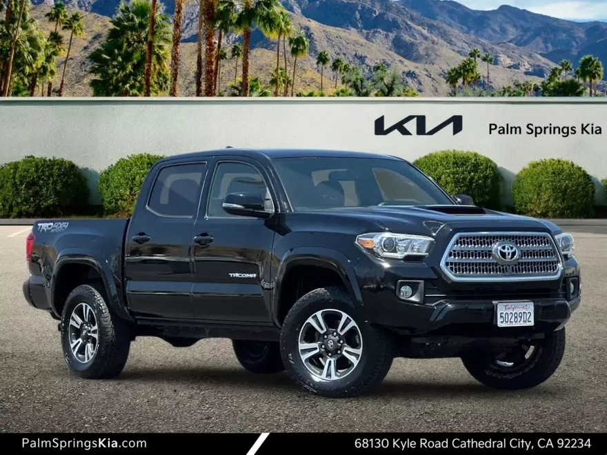2017 Toyota Tacoma TRD Sport photo 1