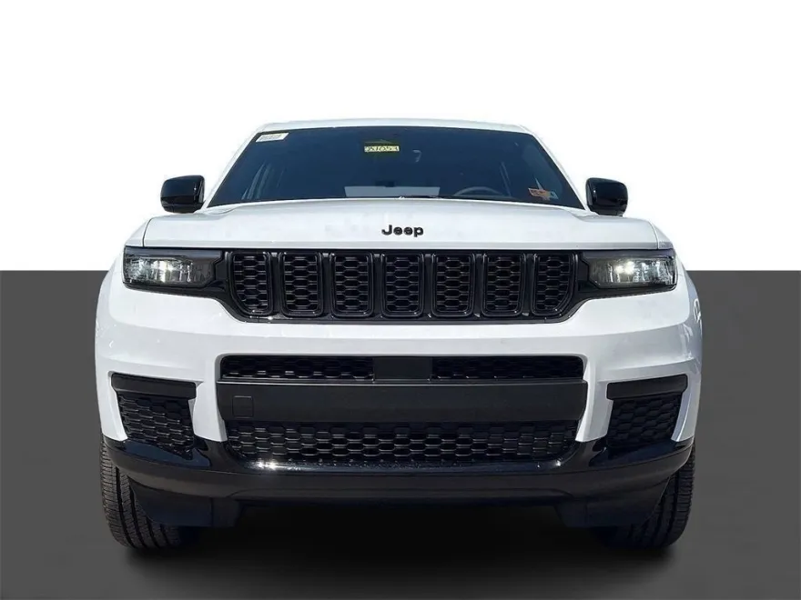 2025 Jeep Grand Cherokee Altitude photo 1