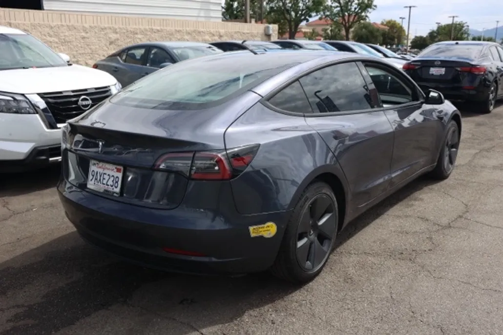 2022 Tesla Model 3 Long Range photo 1