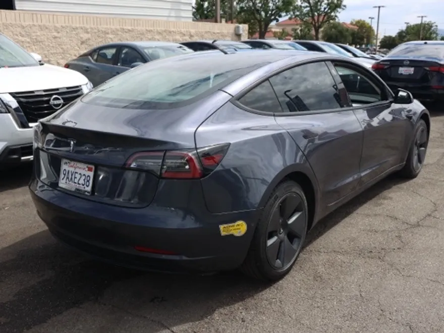 2022 Tesla Model 3 Long Range photo 1