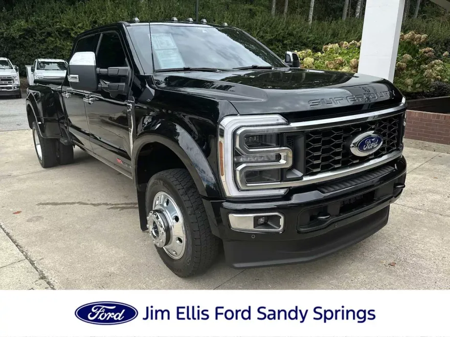 2025 Ford F-450 Platinum photo 1