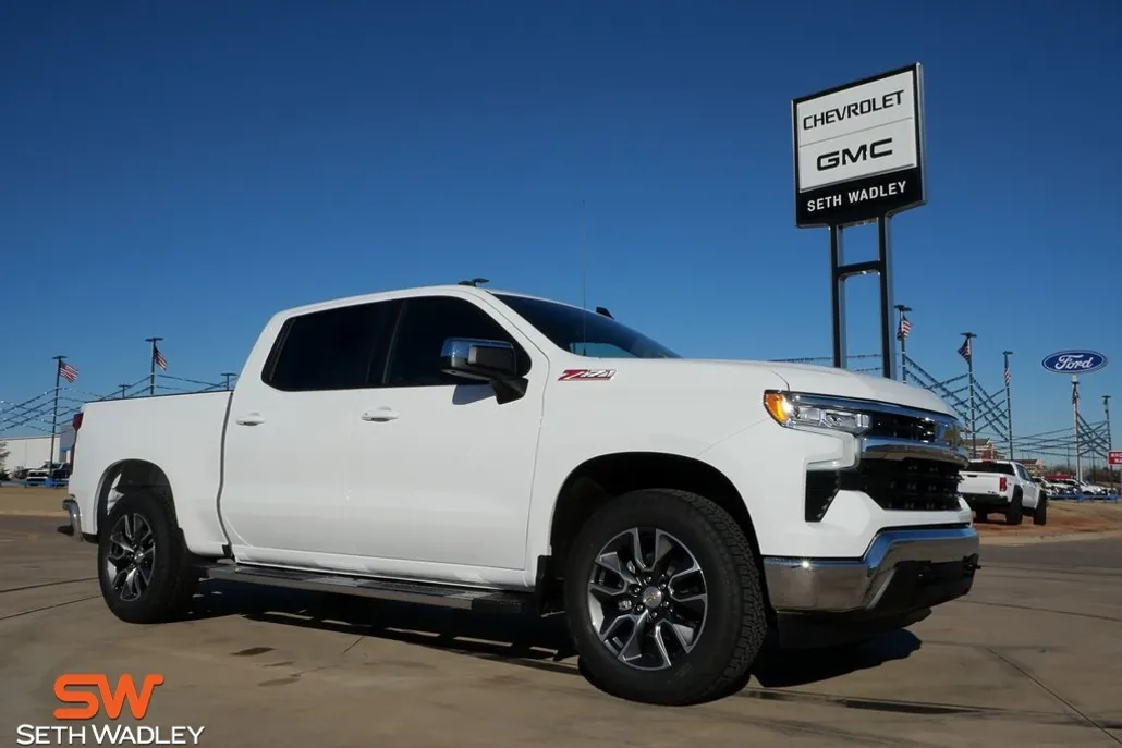 2025 Chevrolet Silverado 1500 LT1 photo 1