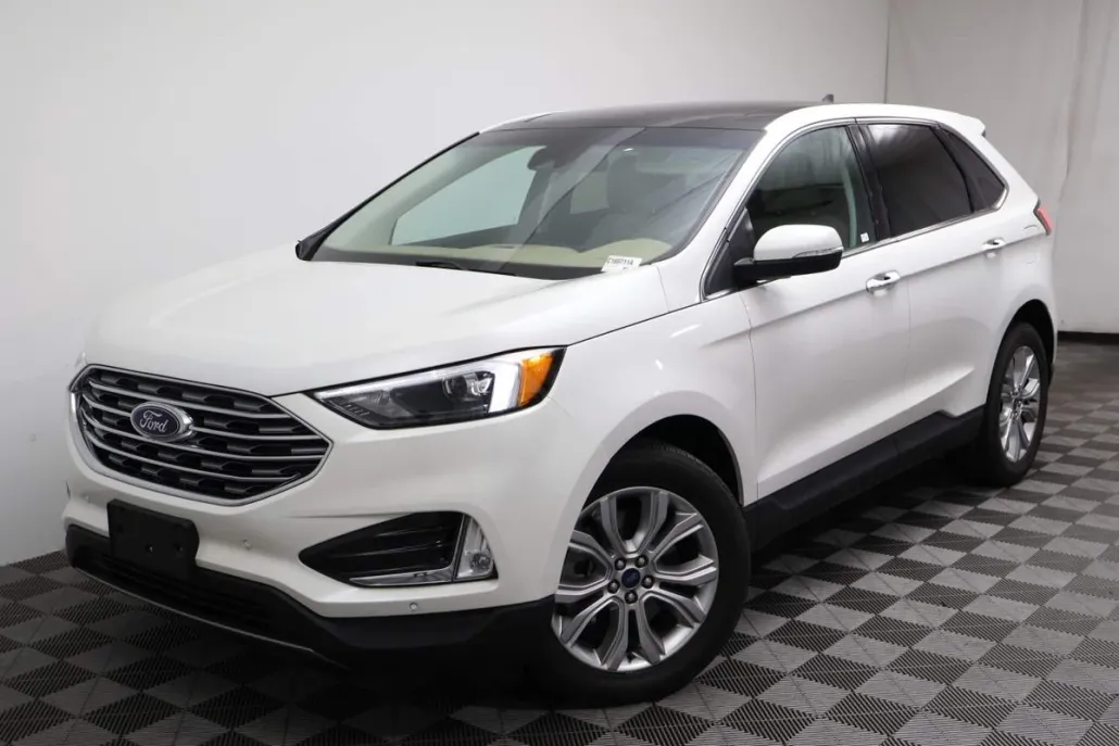2022 Ford Edge Titanium photo 1