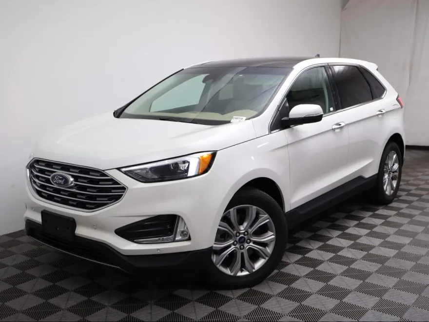 2022 Ford Edge Titanium photo 1