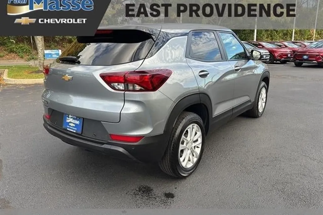 2024 Chevrolet Trailblazer LS photo 1