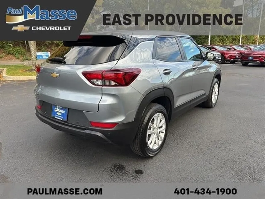 2024 Chevrolet Trailblazer LS photo 1