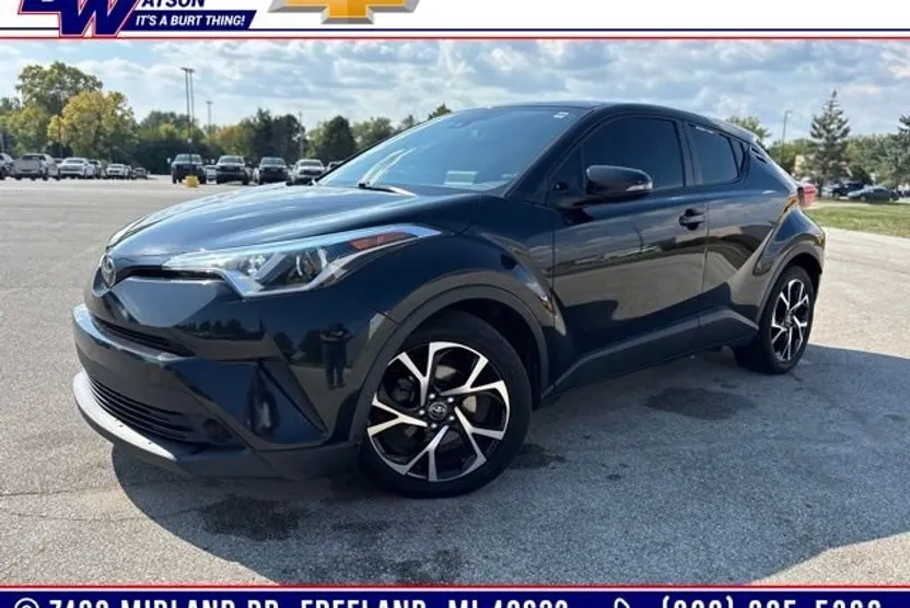 2019 Toyota C-HR XLE photo 1