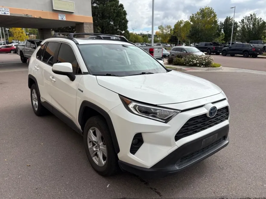2020 Toyota RAV4 Hybrid XLE photo 1