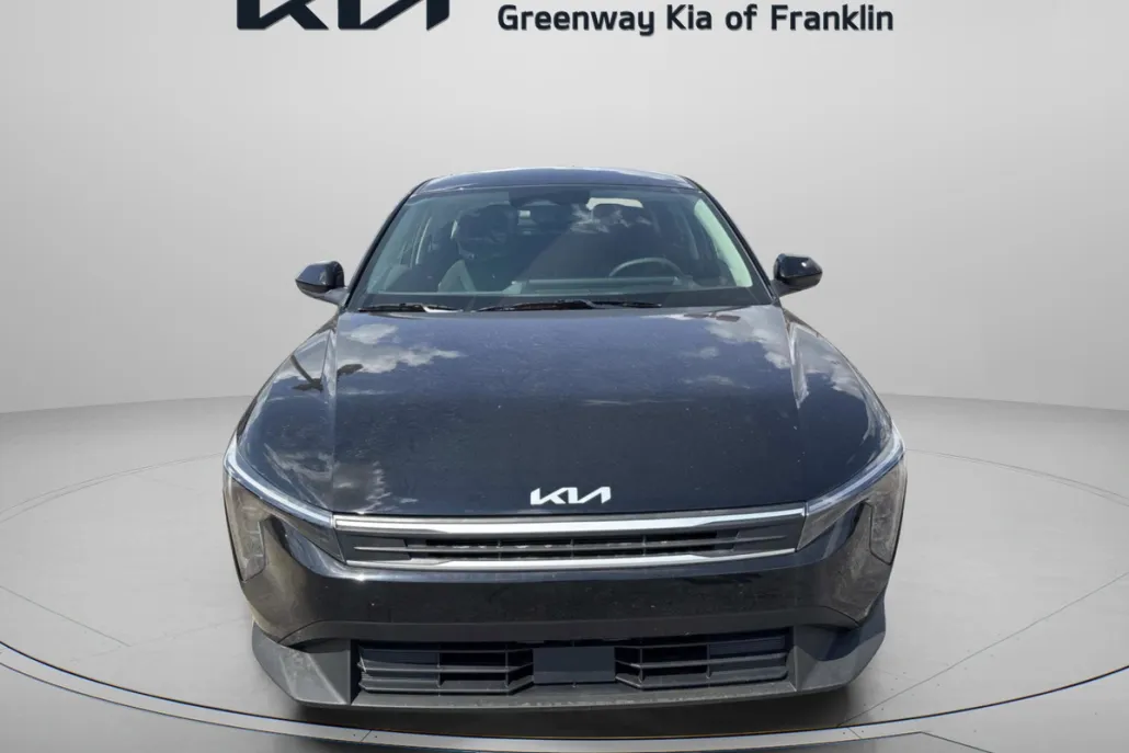 2025 Kia K4 LXS photo 1