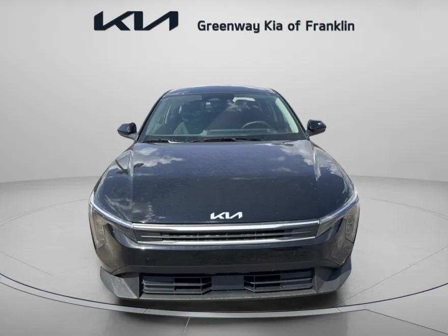 2025 Kia K4 LXS photo 1