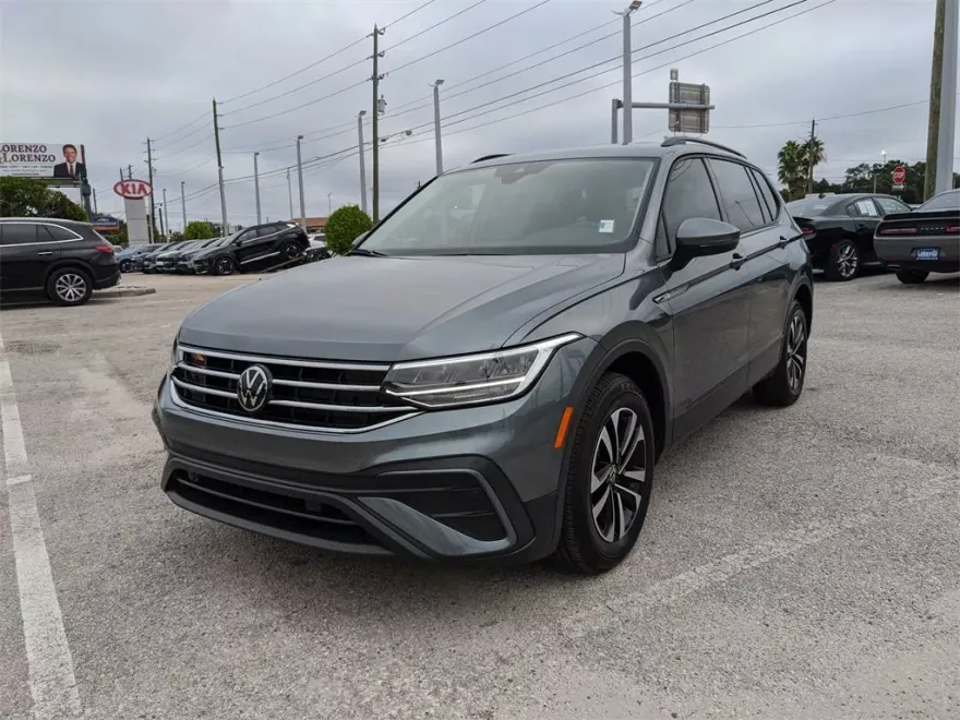 2024 Volkswagen Tiguan S photo 1