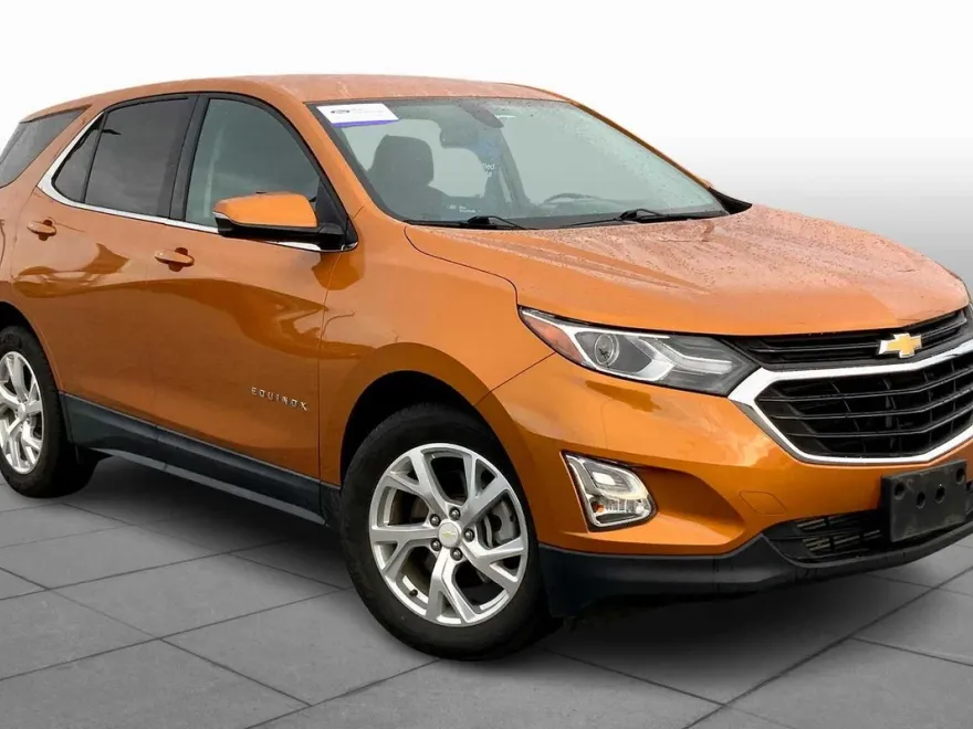 2018 Chevrolet Equinox LT photo 1