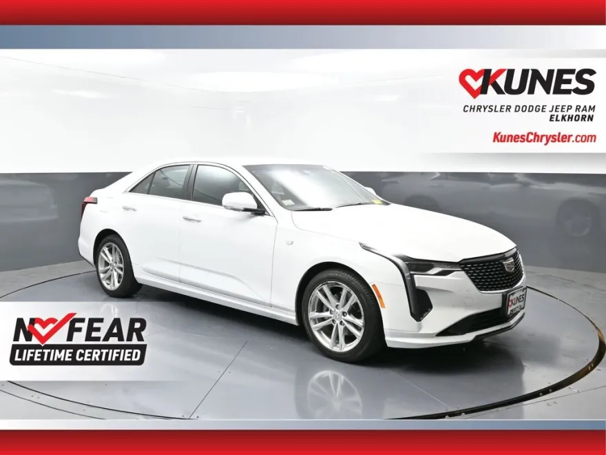 2024 Cadillac CT4 Luxury photo 1