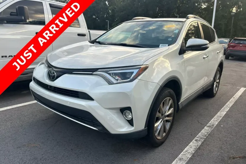 2016 Toyota RAV4 Limited photo 1