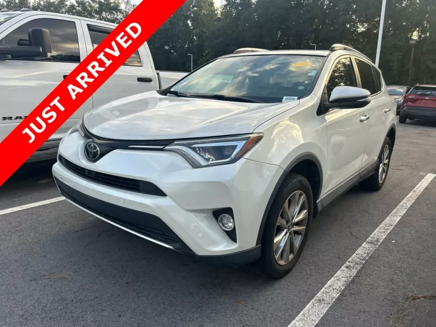 2016 Toyota RAV4 Limited photo 1
