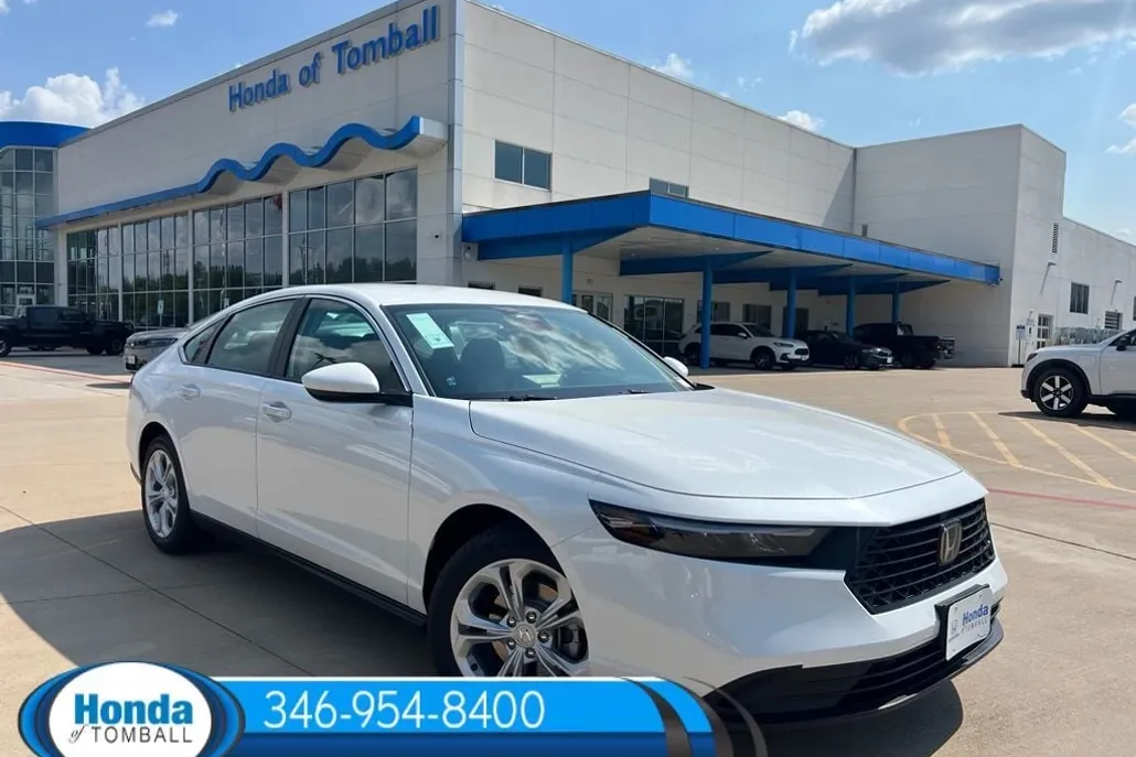 2025 Honda Accord LX photo 1