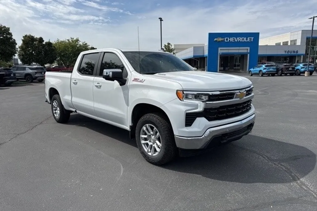 2026 Chevrolet Silverado 1500 LT photo 1